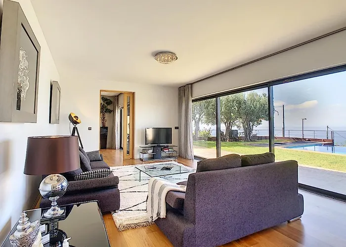 Villa Vitoria - By Lovelystay *