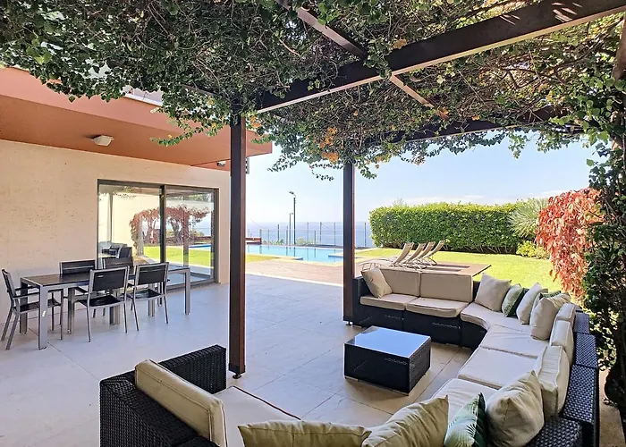 Vitoria - By Lovelystay *