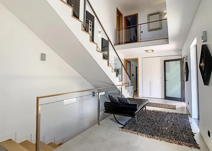 Vitoria - By Lovelystay * Funchal (Madeira)