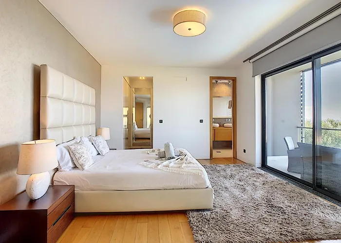 Vitoria - By Lovelystay Funchal (Madeira)